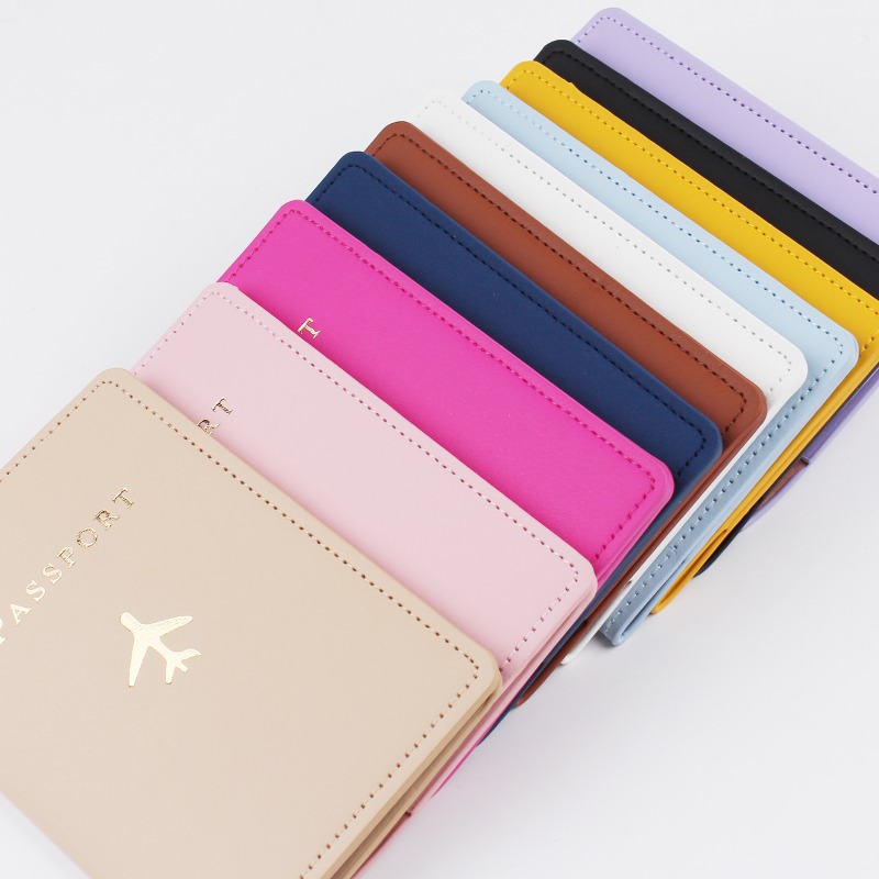 Tech Accessories For Travel - حافظة غلاف جواز سفر من الجلد