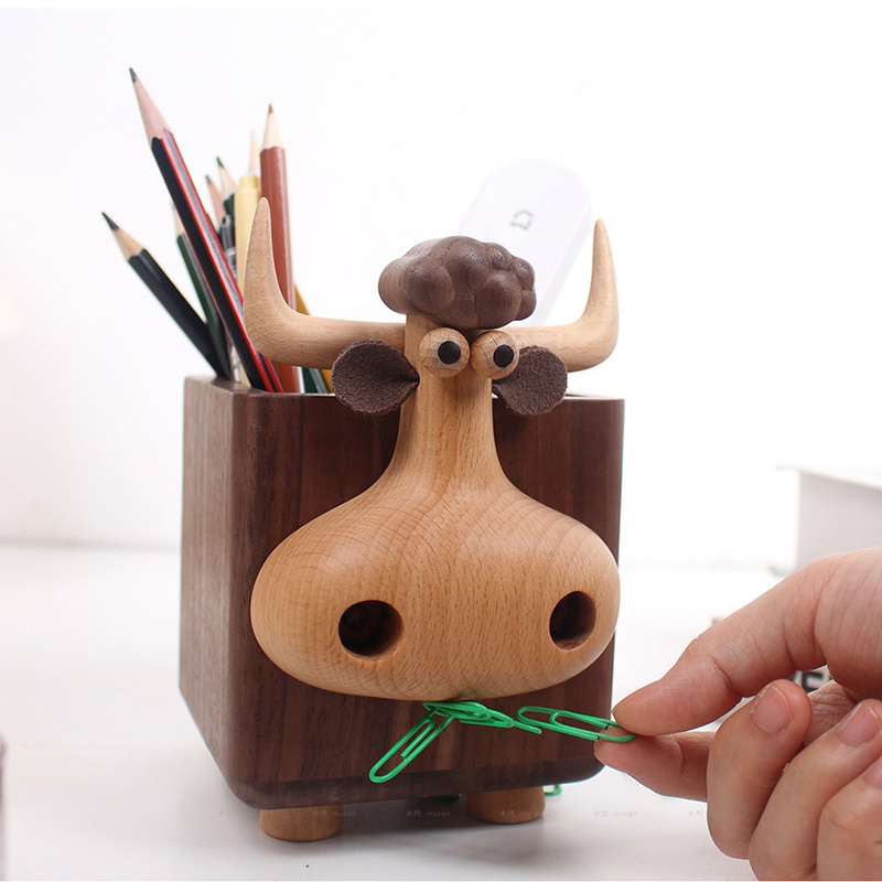 Pen Holder Magnetic - حامل أقلام خشبي على شكل ثور