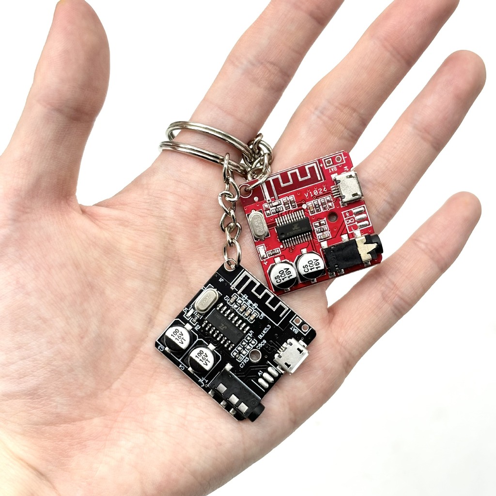 ميدالية مفاتيح معدنية بتصميم ل - مراجعة Tech Accessories Board وسعره