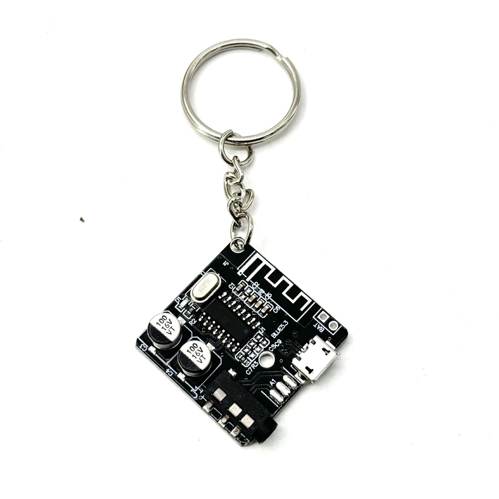 ميدالية مفاتيح معدنية بتصميم ل - مراجعة Tech Accessories Board وسعره
