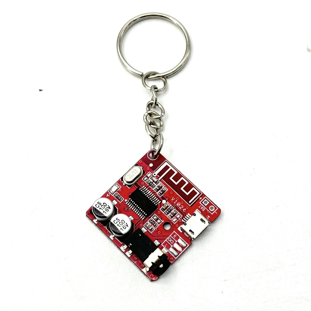ميدالية مفاتيح معدنية بتصميم ل - مراجعة Tech Accessories Board وسعره