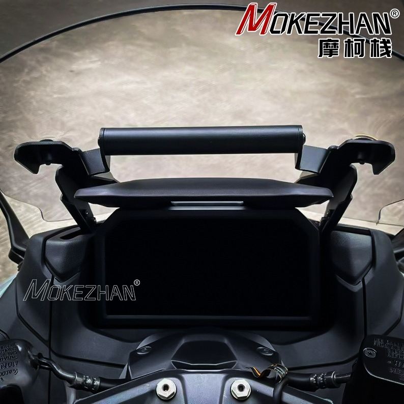 جديد لياماها T-MAX TMAX 560 TM - مراجعة Universal Tech Accessories وسعره