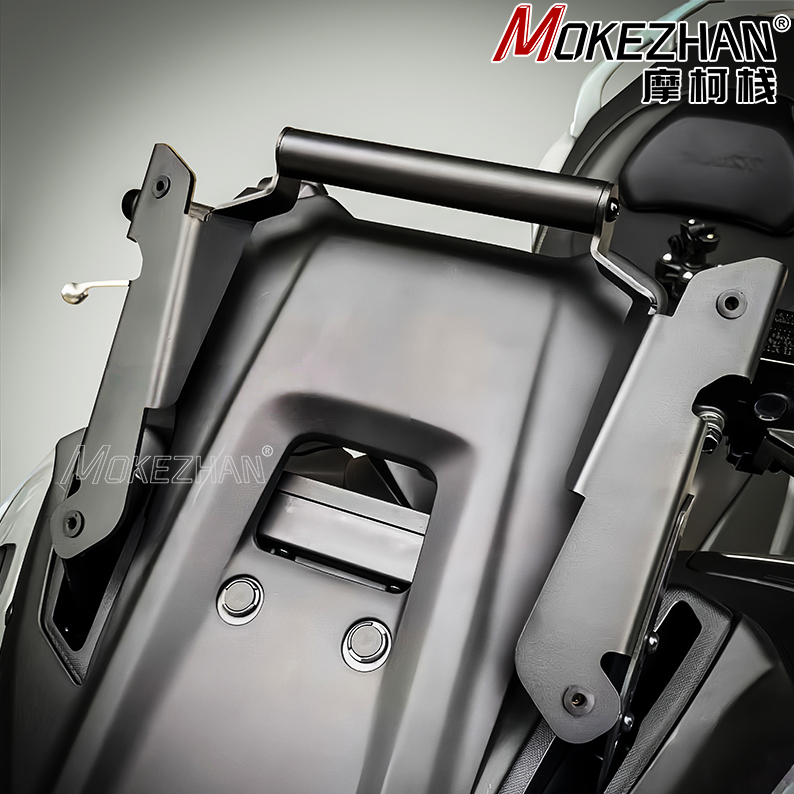 جديد لياماها T-MAX TMAX 560 TM - مراجعة Universal Tech Accessories وسعره