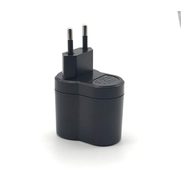 شاحن سيارة التيار المتناوب 220 - مراجعة Tech Computer Accessories وسعره
