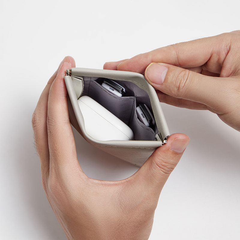 حقيبة تخزين من البولي يوريثان  - مراجعة Tech Accessories Organizer وسعره